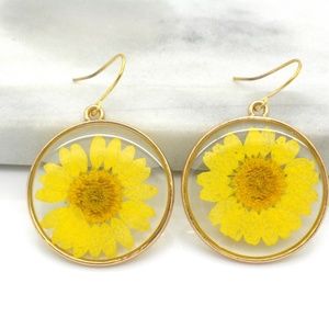 Daisy Pressed Flower Earrings